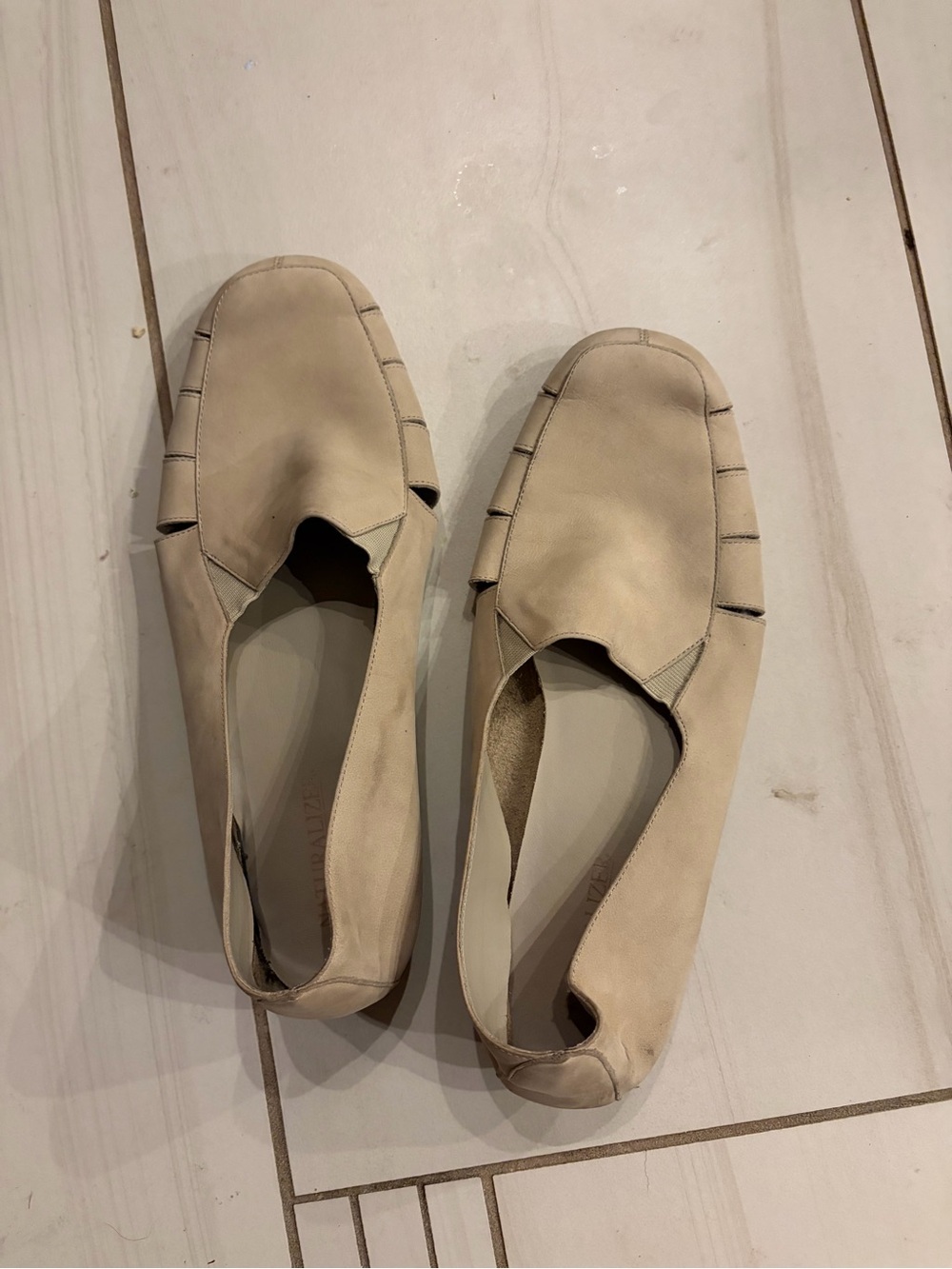Naturalizer Women's Light Beige Slip-On Loafers